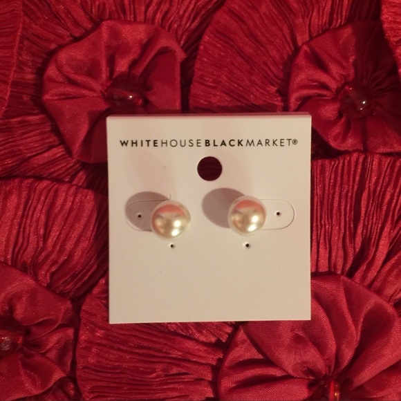 White Pearl earrings - Picture 2 of 4